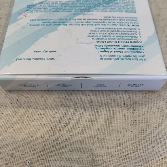 New Josie Maran Vibrancy Face Paint Palette - Picture 8 of 13